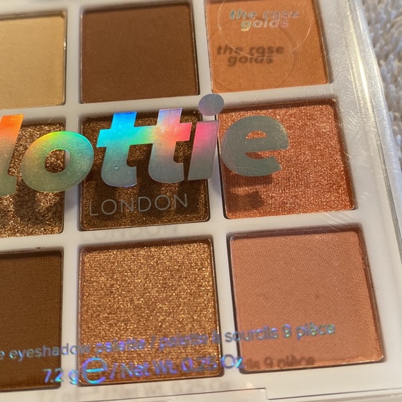 Lottie London Lottie Eyeshadow Palette, The Rose Golds - Picture 3 of 5